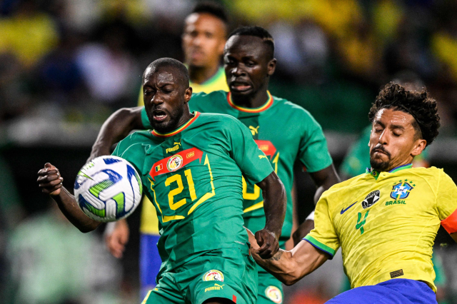 İşte futbol bu! 6 gollü maçta Senegal, Brezilya'yı sahadan sildi