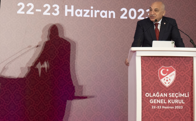 Son Dakika: Mehmet Büyükekşi yeniden TFF başkanı seçildi