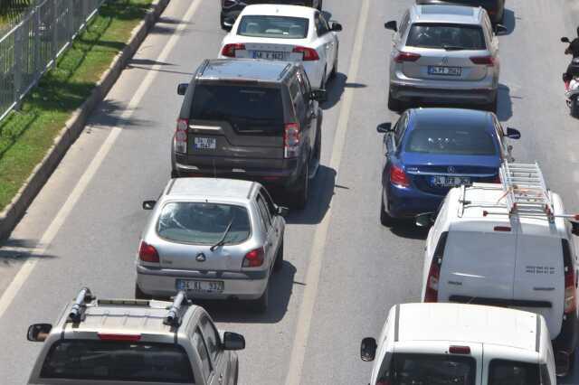 Bodrum'a 1 günde 25 bin araç giriş yaptı, 5 dakikalık yol 45 dakikaya çıktı