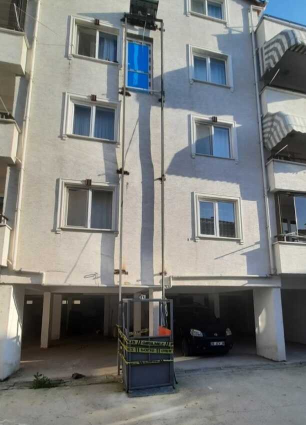 Bursa'da seyyar asansör faciası: 2 ölü, 2 yaralı Bursa'da seyyar asansör faciası: 2 ölü, 2 yaralı