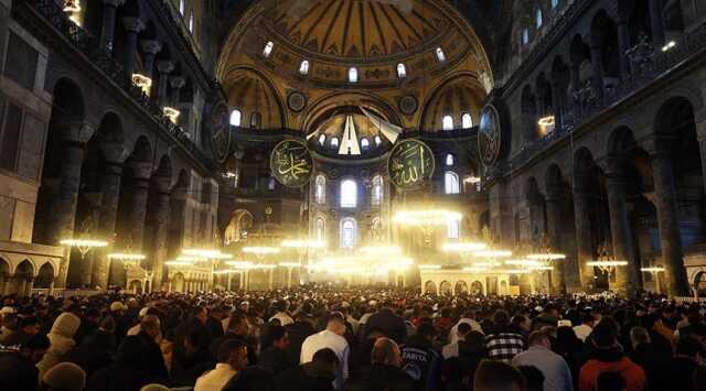 Bayram namazı nasıl kılınır, kaç rekat, nasıl niyet edilir? Diyanete göre bayram namazı kılınışı 2023!