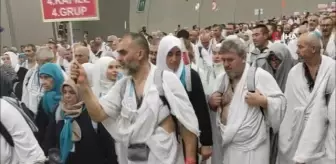 Milyonlar Hacı Oldu Müzdelife Vakfesi'nden Cemerat'a Yürüyerek Gelen Hacı Adayları