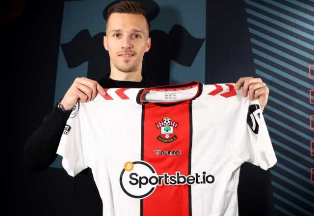 Trabzonspor, Süper Lig'i sallayacak yıldızı getiriyor! Southampton ile her konuda anlaşma sağlandı Trabzonspor, Süper Lig'i sallayacak yıldızı getiriyor! Southampton ile her konuda anlaşma sağlandı