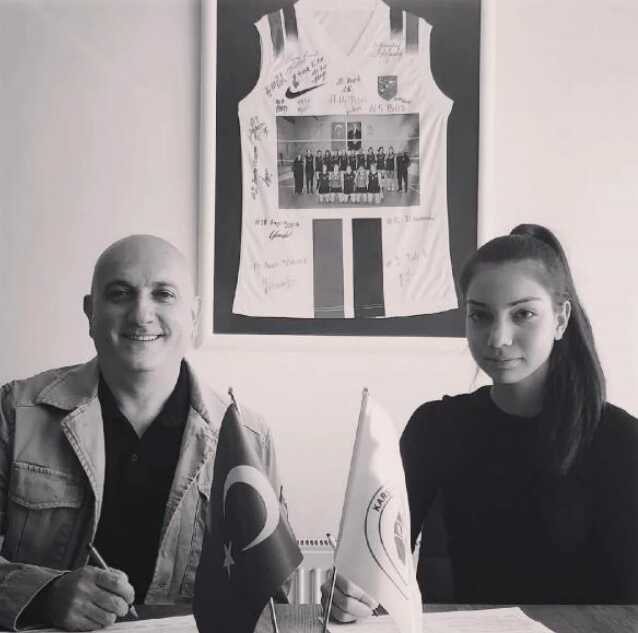 Daha 17 yaşındaydı! Genç voleybolcu Miray Karasu, hayatını kaybetti Daha 17 yaşındaydı! Genç voleybolcu Miray Karasu, hayatını kaybetti