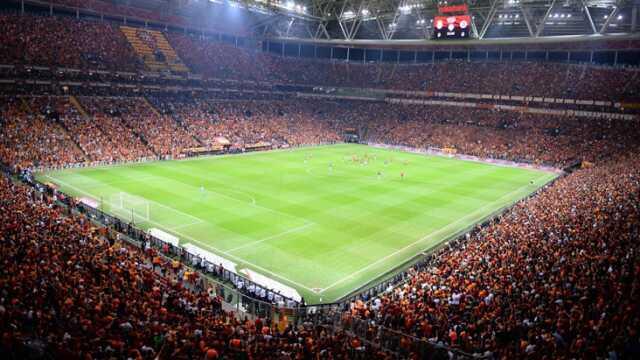 Galatasaray, stadyum ve forma sponsorluklarını açıkladı