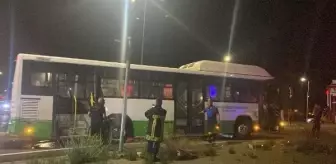 15 Yaşındaki Genç, Park Halindeki Otobüsü Kaçırıp Kaza Yaptı