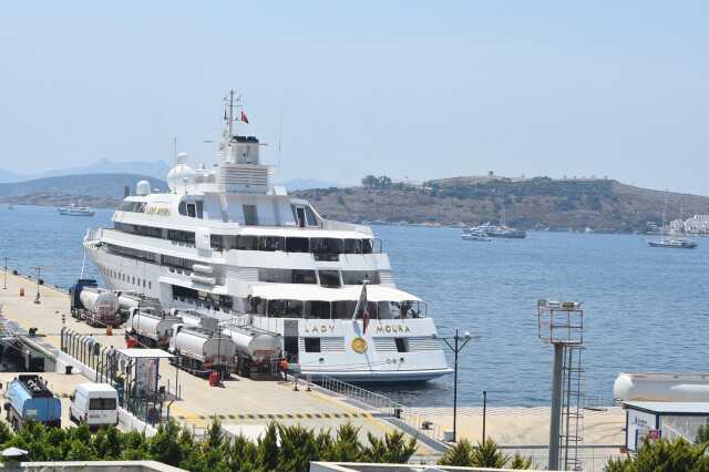 Meksikalı milyarderin lüks yatı Bodrum'a demirledi! Tam 16 milyon liralık yakıt ikmalı yapıldı Meksikalı milyarderin lüks yatı Bodrum'a demirledi! Tam 16 milyon liralık yakıt ikmalı yapıldı