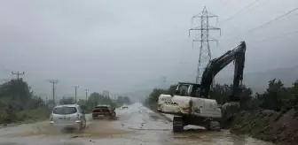 Sakarya'da Sağanak Yağış ve Fırtına Etkili Oldu