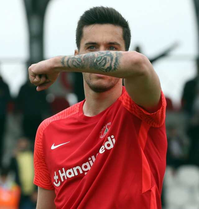 Fenerbahçe'den çifte bomba! Sağlık kontrolünden geçtiler, imza an meselesi Fenerbahçe'den çifte bomba! Sağlık kontrolünden geçtiler, imza an meselesi