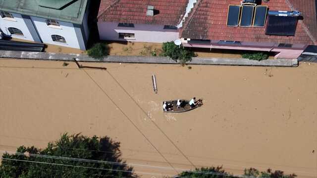 Karadeniz'de sel felaketinden etkilenen işverenler ve sigortalılar için prim ödemeleri ertelendi Karadeniz'de sel felaketinden etkilenen işverenler ve sigortalılar için prim ödemeleri ertelendi