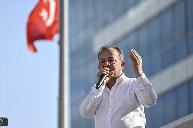 Tanju Özcan, CHP Genel Merkezi önünde Kılıçdaroğlu'nu hedef aldı: Yeter artık, kurultayda aday olmayacağını açıkla Tanju Özcan, CHP Genel Merkezi önünde Kılıçdaroğlu'nu hedef aldı: Yeter artık, kurultayda aday olmayacağını açıkla