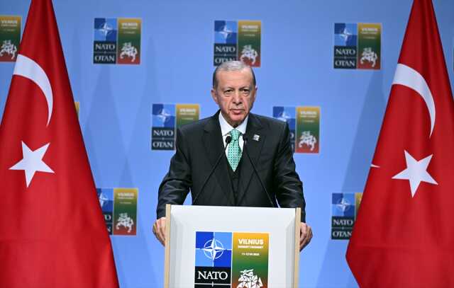 Erdoğan'ın NATO zirvesindeki adımları İngiliz medyasında gündem oldu: Hedeflerinin çok ötesine uzanıyor Erdoğan'ın NATO zirvesindeki adımları İngiliz medyasında gündem oldu: Hedeflerinin çok ötesine uzanıyor