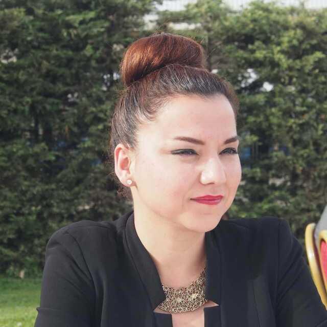 Genç avukat, astsubay sevgilisiyle yaşadığı evde tabancayla vurulmuş halde ölü bulundu