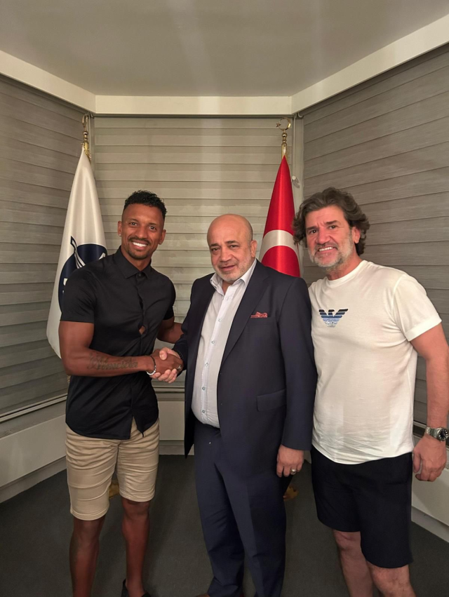 Luis Nani yeniden Türkiye'de! Adana Demirspor ile 1+1 yıllık sözleşme imzaladı