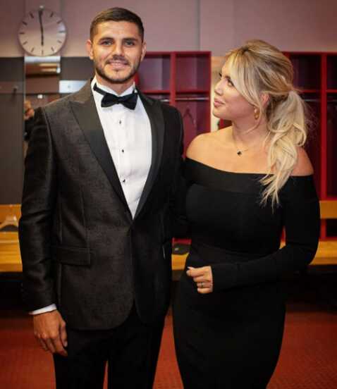 Mauro Icardi'nin eşi Wanda Nara, hastaneye kaldırıldı Mauro Icardi'nin eşi Wanda Nara, hastaneye kaldırıldı