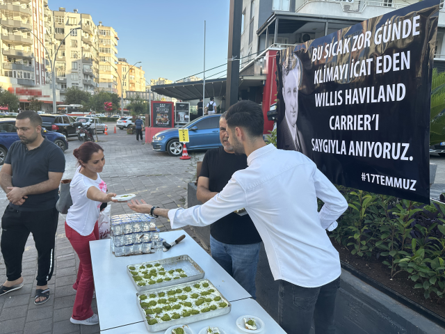 Adana'da klimayı icat eden ABD'li mühendisin anısına tatlı dağıtıldı