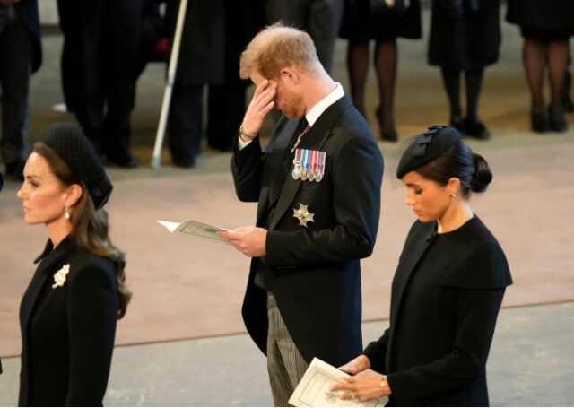 Prens Harry ve Meghan Markle, Kraliçe'nin cenaze töreni sonrası Amerika'ya Air Force One uçağı ile dönme talebi Beyaz Saray tarafından kabul edilmedi