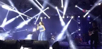 Sanatçı Burcu Güneş, Gedizlileri coşturdu