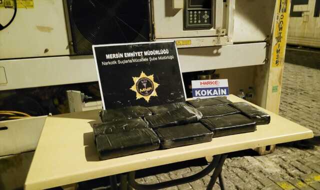 Mersin Limanı'nda muz yüklü konteynerden 11 kilogram uyuşturucu çıktı Mersin Limanı'nda muz yüklü konteynerden 11 kilogram uyuşturucu çıktı