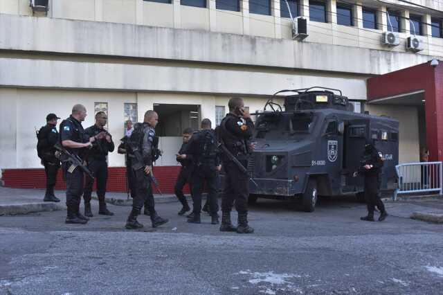 Brezilya polisinden uyuşturucu çetelerine baskın: 43 ölü