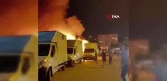 Veli efendi Hipodromu önünde 5 araç alev alev yandı