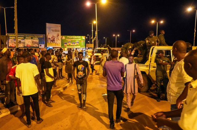 Nijer'de hareketlilik! Cunta, askeri müdahaleye karşı hava sahasını kapattı
