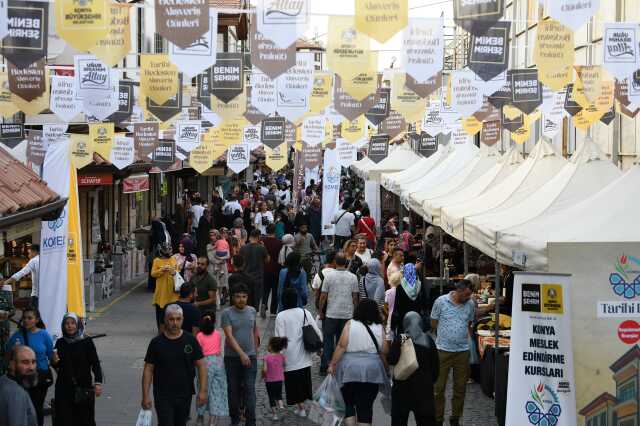 Konya Büyükşehir Belediyesi Tarihi Bedesten Alışveriş Günleri'ni Düzenliyor Konya Büyükşehir Belediyesi Tarihi Bedesten Alışveriş Günleri'ni Düzenliyor