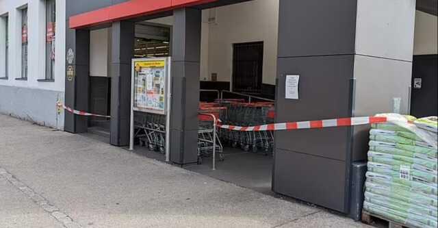 Avutralya'da bir süpermarket erkeklerde kalıcı ereksiyona sebep olan bir örümcekten dolayı kapatıldı