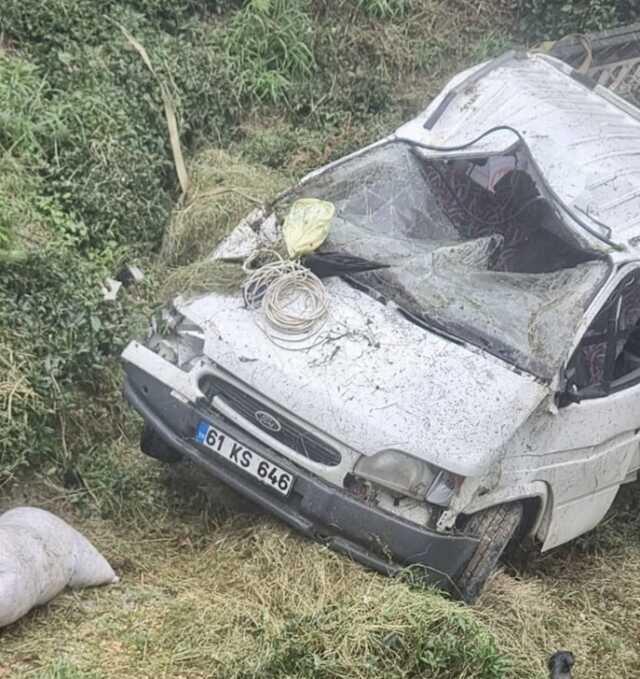 Trabzon'da kamyonet şarampole devrildi: 3 ölü, 1 yaralı