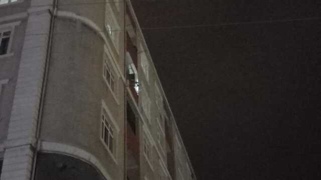 Kocaeli'nde apartmanın 6. katından düşen genç hayatını kaybetti Kocaeli'nde apartmanın 6. katından düşen genç hayatını kaybetti