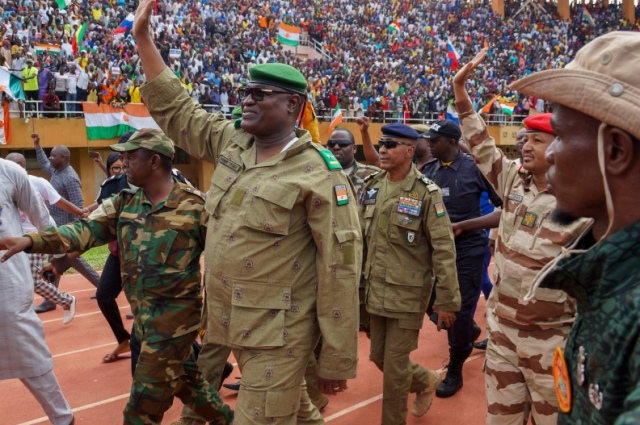 Libya ve Çad, ECOWAS'ın askeri müdahale başlatması durumunda Nijer'i destekleyeceklerini açıkladı
