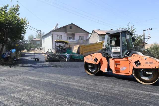 Muş Belediyesi'nden Üstyapı Seferberliği: 60 Bin Ton Asfalt Serilecek