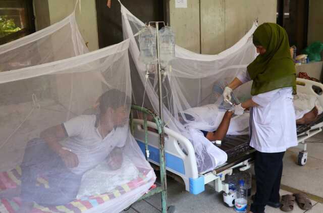 Bangladeş'te dang humması vakaları 100 bini aştı, ölü sayısı 485'e yükseldi Bangladeş'te dang humması vakaları 100 bini aştı, ölü sayısı 485'e yükseldi