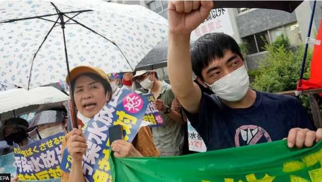 İtirazlara rağmen Japonya Perşembe günü Fukushima Nükleer Tesisinin işlenmiş radyoaktif suyunu denize boşaltacağını açıkladı İtirazlara rağmen Japonya Perşembe günü Fukushima Nükleer Tesisinin işlenmiş radyoaktif suyunu denize boşaltacağını açıkladı