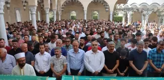 Manisa'da Refüje Çarpan Otomobil Kazası: 4 Ölü, 1 Yaralı