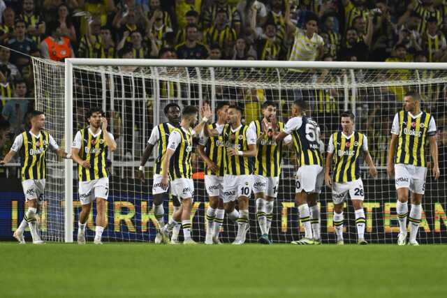 UEFA'dan Maribor maçındaki olaylar nedeniyle Fenerbahçe'ye para cezası geldi UEFA'dan Maribor maçındaki olaylar nedeniyle Fenerbahçe'ye para cezası geldi