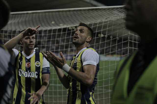 Kulübede oturmaya tahammülü yok! İsmail Kartal'ın rotasyon talebine Tadic'ten taraftarı mest eden cevap Kulübede oturmaya tahammülü yok! İsmail Kartal'ın rotasyon talebine Tadic'ten taraftarı mest eden cevap