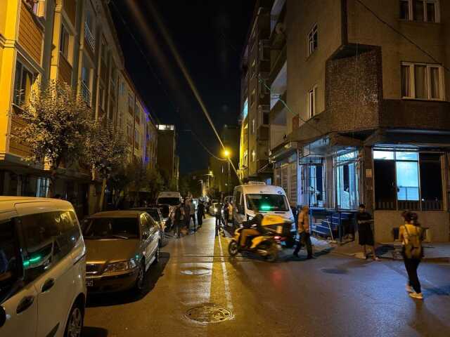 İstanbul'da cinnet getiren şahıs, önce eşini sonra kendini vurdu İstanbul'da cinnet getiren şahıs, önce eşini sonra kendini vurdu