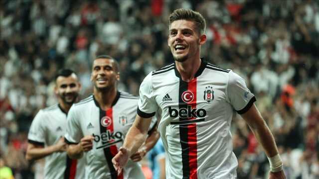 Montero, İstanbul'u terk etti! Beşiktaş'ın İspanyol savunmacısı, Arouca'ya imza atacak Montero, İstanbul'u terk etti! Beşiktaş'ın İspanyol savunmacısı, Arouca'ya imza atacak
