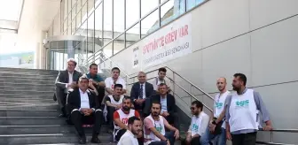 CHP Grup Başkanı Özel, grev yapan Sputnik çalışanlarını ziyaret etti