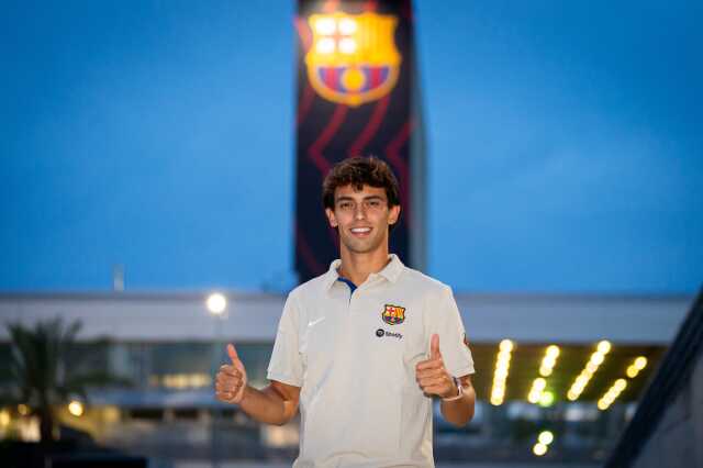 Barcelona transferin son gününde Felix ve Cancelo'yu kiralık olarak kadrosuna kattı Barcelona transferin son gününde Felix ve Cancelo'yu kiralık olarak kadrosuna kattı