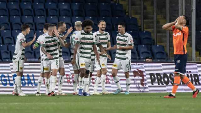 Konyaspor bir ilki başardı! Başakşehir'e sahasında soğuk duş Konyaspor bir ilki başardı! Başakşehir'e sahasında soğuk duş