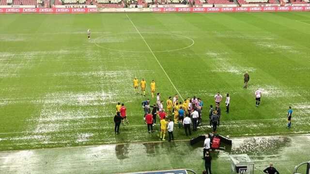 Samsunspor-İstanbulspor maçı sağanak yağış sebebiyle ertelendi Samsunspor-İstanbulspor maçı sağanak yağış sebebiyle ertelendi