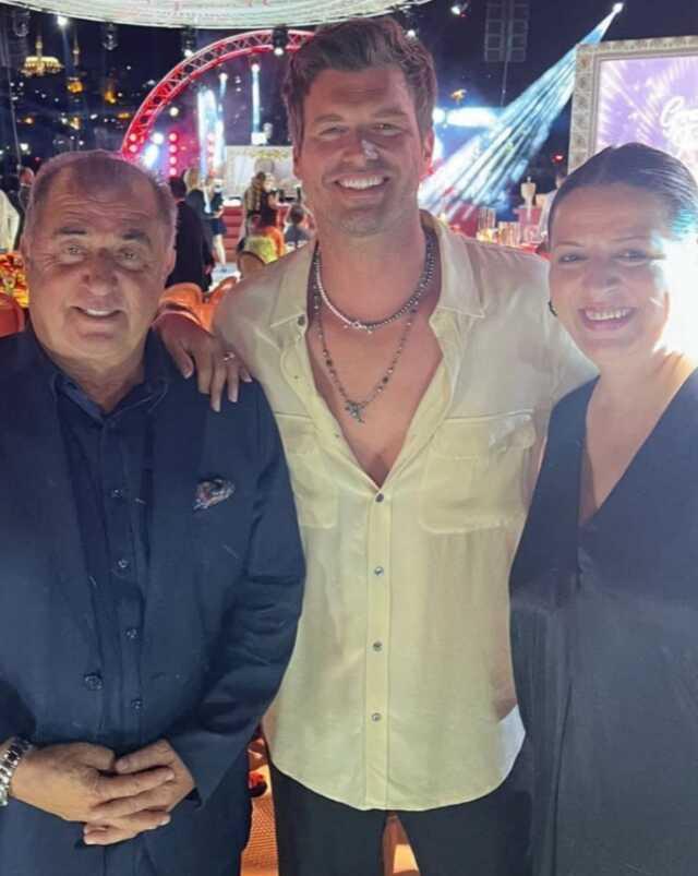 Fatih Terim, 70. yaşını kutladı! Partide çalan müzik ayrı yemek menüsü ayrı olay Fatih Terim, 70. yaşını kutladı! Partide çalan müzik ayrı yemek menüsü ayrı olay