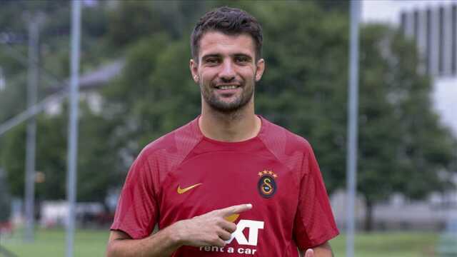 Leo Dubois, Galatasaray'da herkesi canından bezdirdi! Gitmemek için direniyor Leo Dubois, Galatasaray'da herkesi canından bezdirdi! Gitmemek için direniyor