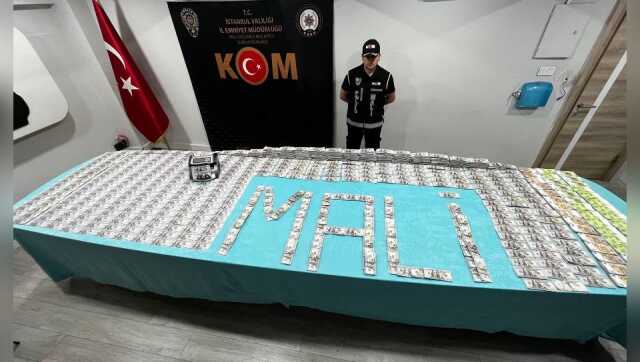 İstanbul'da sahte para operasyonu: 2 milyon 300 bin dolar ve 108 bin euro ele geçirildi İstanbul'da sahte para operasyonu: 2 milyon 300 bin dolar ve 108 bin euro ele geçirildi
