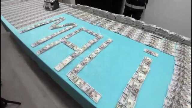 İstanbul'da sahte para operasyonu: 2 milyon 300 bin dolar ve 108 bin euro ele geçirildi İstanbul'da sahte para operasyonu: 2 milyon 300 bin dolar ve 108 bin euro ele geçirildi