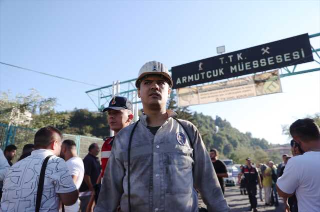 Zonguldak'ta maden ocağında göçük: 1 işçi hayatını kaybetti, 6 kişi yaralı Zonguldak'ta maden ocağında göçük: 1 işçi hayatını kaybetti, 6 kişi yaralı