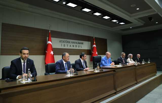 Son Dakika: Cumhurbaşkanı Erdoğan, Türkiye'ye kapıları kapatan AB'ye resti çekti: Gerekirse yolları ayırabiliriz Son Dakika: Cumhurbaşkanı Erdoğan, Türkiye'ye kapıları kapatan AB'ye resti çekti: Gerekirse yolları ayırabiliriz
