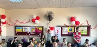 Kızılay Gönüllüleri Siirt'teki Okulda Öğrencilerle Buluştu